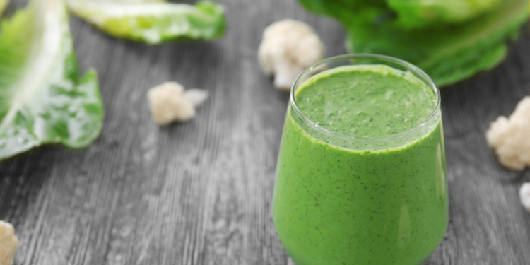 Groene smoothie met bloemkool
